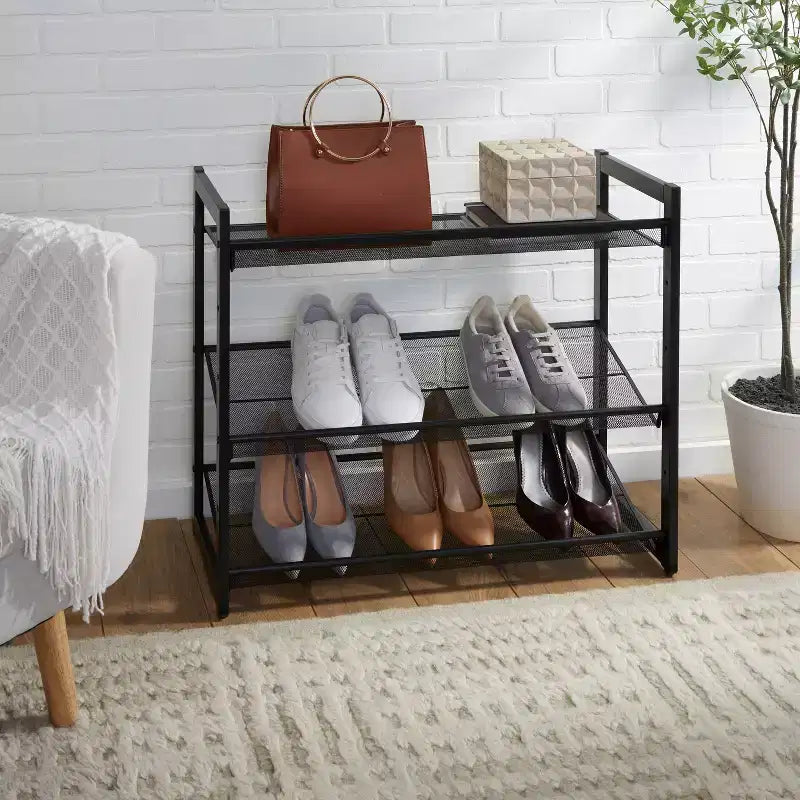 Organize It All Meuble de rangement à chaussures 3 niveaux en maille noire : Cadre en fer, capacité de 12 paires, autoportant, 73,7 cm L x 62 cm P x 30,5 cm H