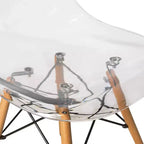 Ensemble de salle à manger 3 pièces Dover de LeisureMod – Table de bistrot ronde en verre transparent de 31 po avec 2 chaises en acrylique avec pieds en bois, cuisine et salle à manger modernes
