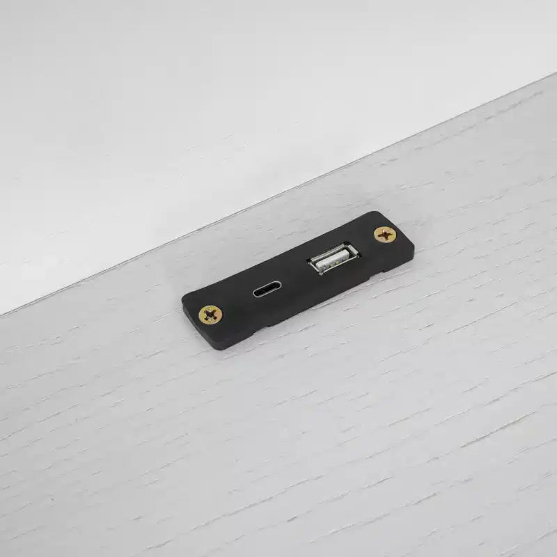 Lit plateforme double Whisen en bois avec lumière DEL intégrée, tête de lit multifonctionnelle, garde-corps et tiroirs