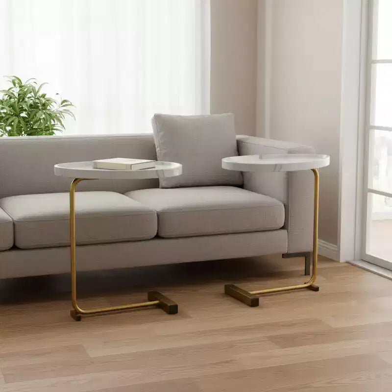 HomeRoots Ensemble de deux tables d'appoint rondes en fer nickelé