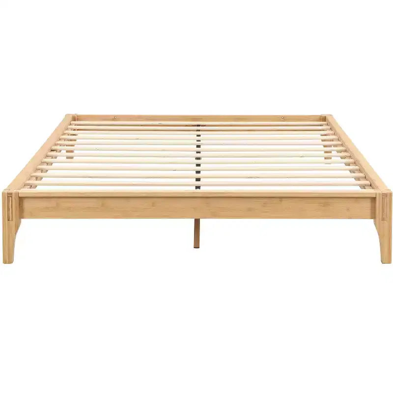 Lit plateforme en bambou massif GDFStudio Johnny 30 cm avec lattes en bois et support métallique