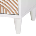 Table de chevet Louetta sculptée à contraste blanc/brun naturel de Baxton Studio
