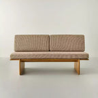 Banc mi-siècle rembourré en tissu texturé Mushroom Weave avec dossier - Hearth & Hand™ avec Magnolia
