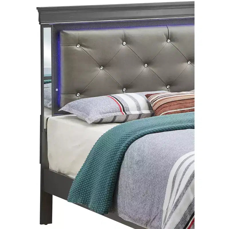 Lits panneaux Passion Furniture Verona et Queen