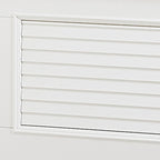 Tête de lit capitonnée Oyster White King avec détails à persiennes