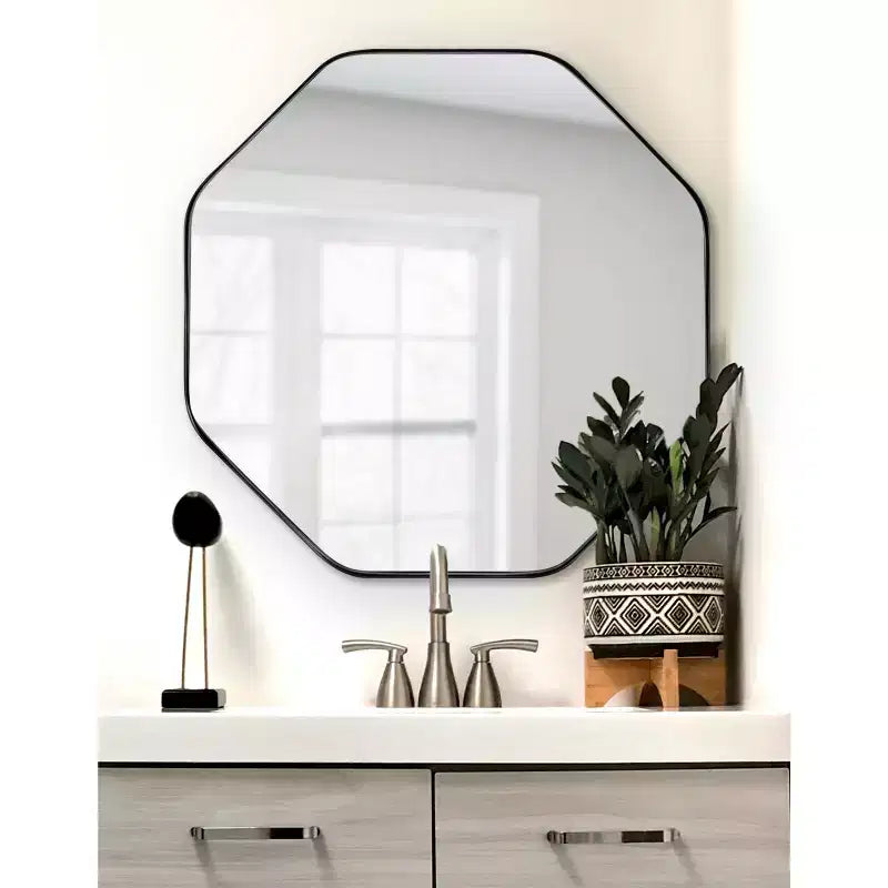 Miroir mural décoratif encadré octogonal Rollo 24 x 24 - Kate & Laurel All Things Decor