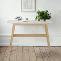 Table console en marbre blanc et gris, pieds en chêne/noyer, 109 cm L x 30 cm l x 79 cm H